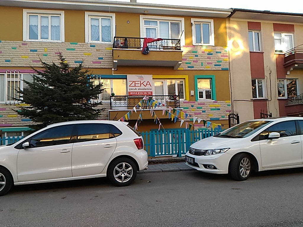 Zeka Gündüz Bakım Evi ve Çocuk Klübü, özel okullar, Emniyet Mah