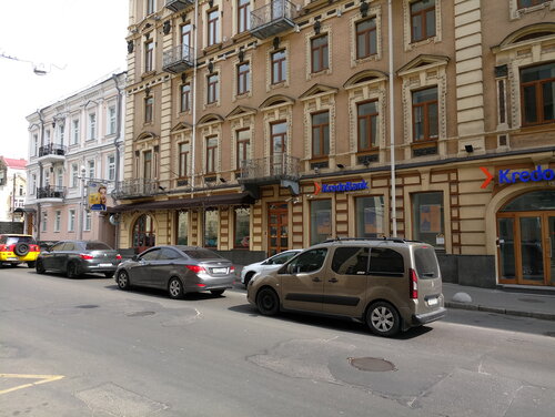 Киев улица банковая 11