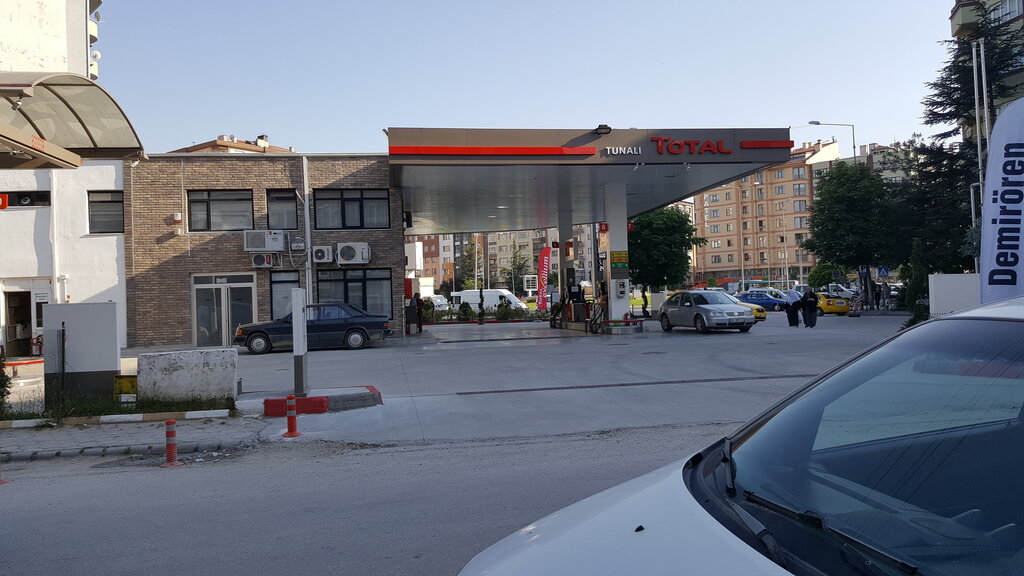 Benzin istasyonu TotalEnergies, Eskişehir, foto