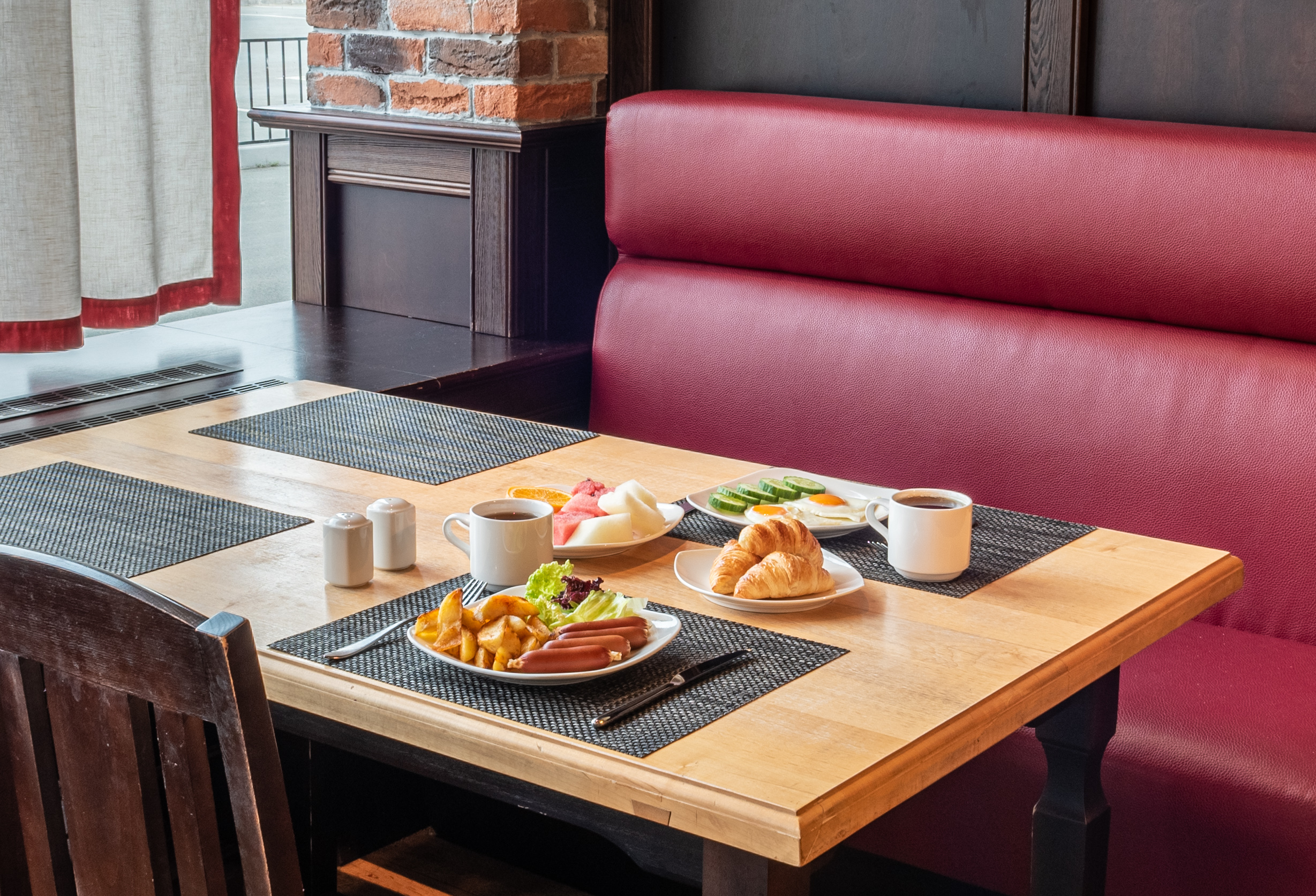 Фото Cosmos Novosibirsk Hotel