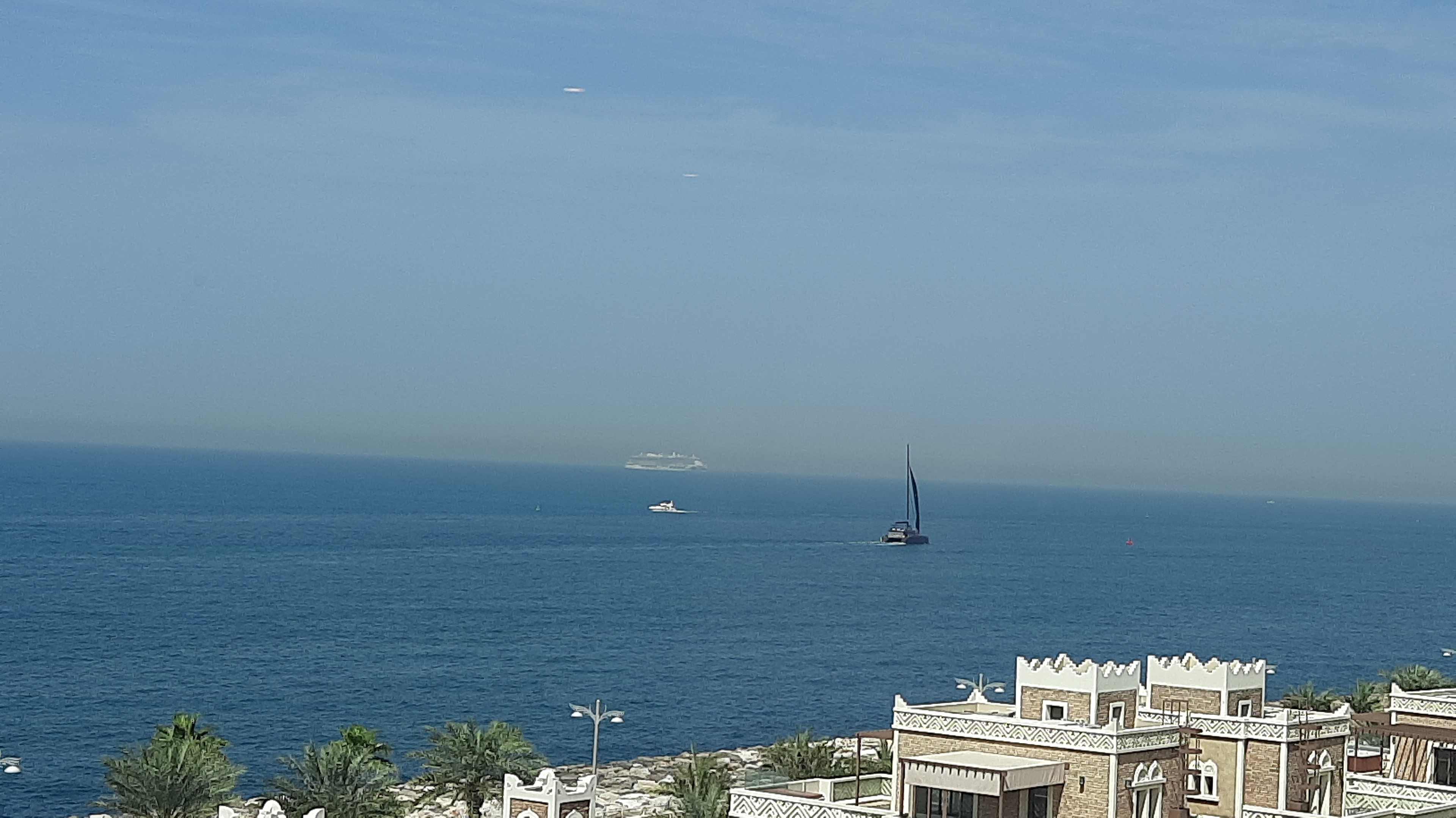 Фото Th8 Palm Dubai Beach Resort by IHG Dubai