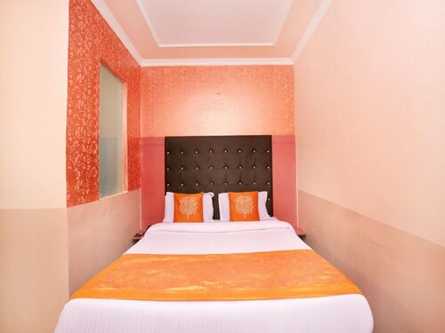 Гостиница Oyo 12155 Hotel Awdesh Inn