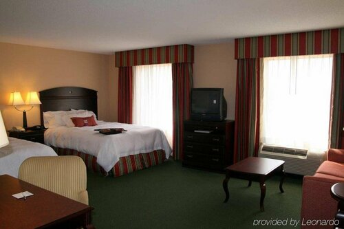 Гостиница Hampton Inn & Suites Pensacola I-10 N at Univ. Town Plaza в Пенсаколе
