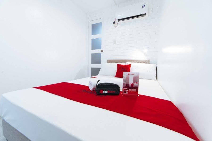 Фото RedDoorz Plus @ Danlig Street Makati