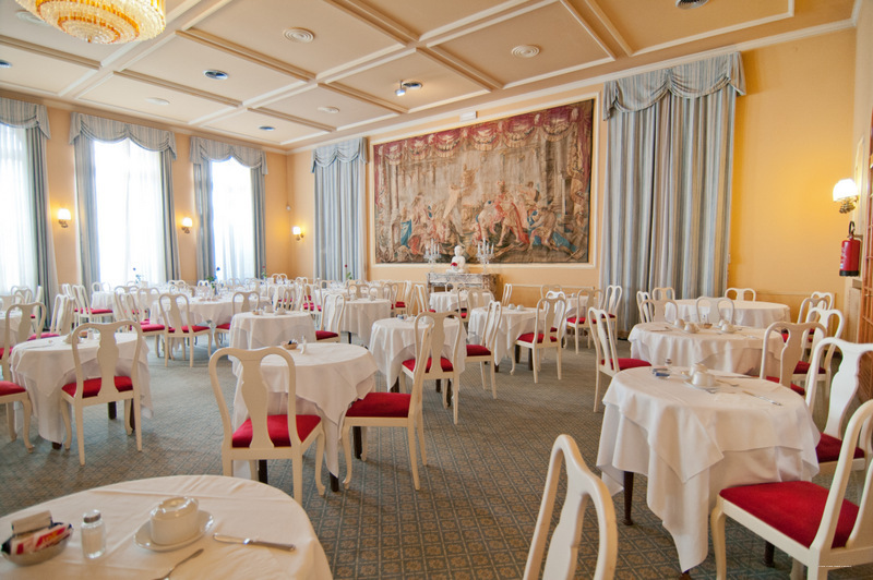 Фото Grand Hotel Londra