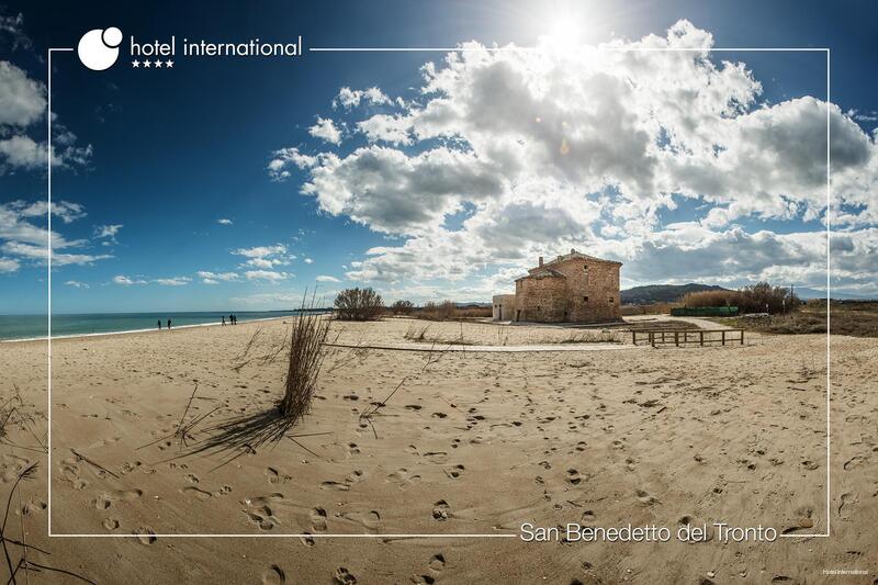 Фото International