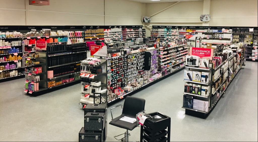 Hairdresser Salon Services, England, photo