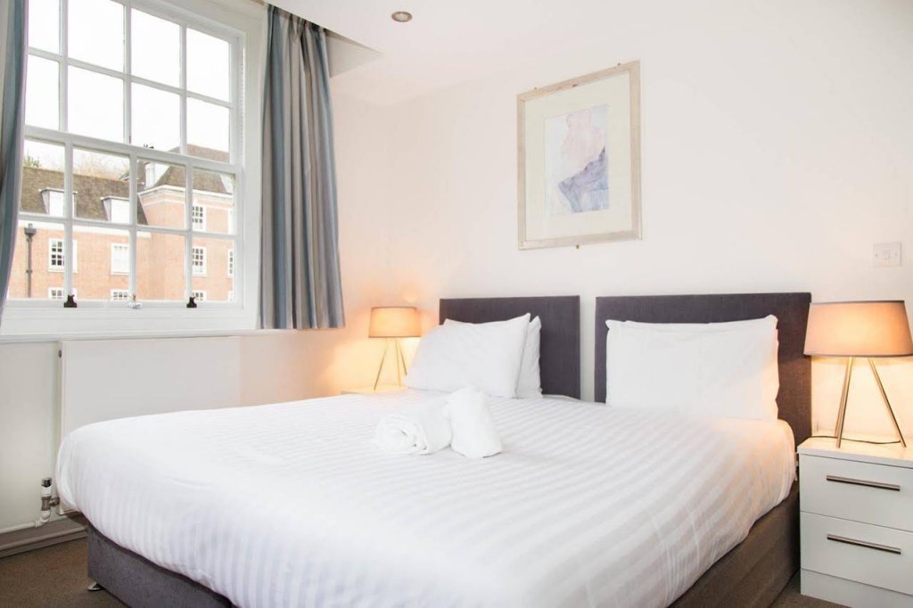 Фото The Goodenough Hotel London