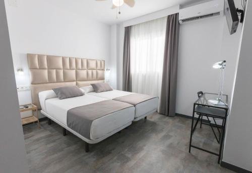 Фото Bajondillo Beach Cozy Inns