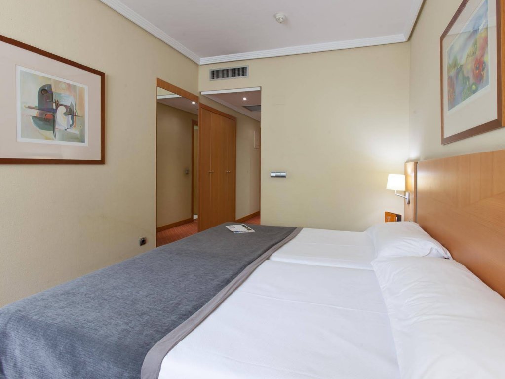 Фото Hotel Silken Luis de León