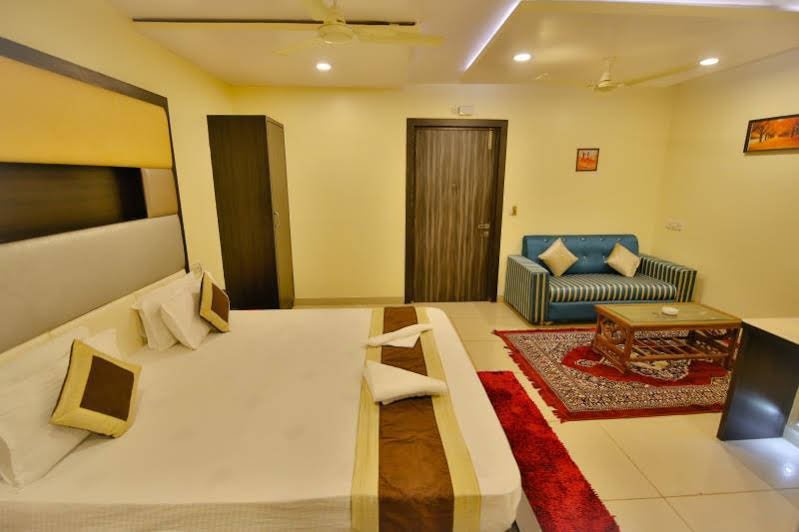 Фото Oyo 3971 Hotel Tip Top