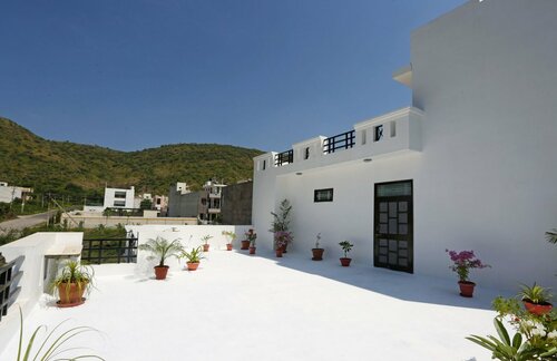 Oyo 9715 Home Hill View Airport Road Udaipur