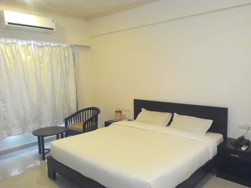 Фото Hotel mukund villas