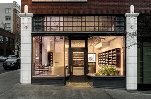 Aesop (Washington, Seattle, Bellevue Ave), hairdresser