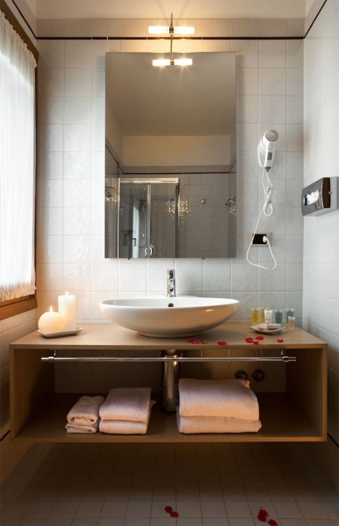 Фото Hotel Villaguarda Landscape Experience