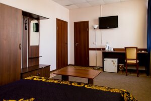 Agat (Tyumen, ulitsa Parkhomenko, 103), hotel