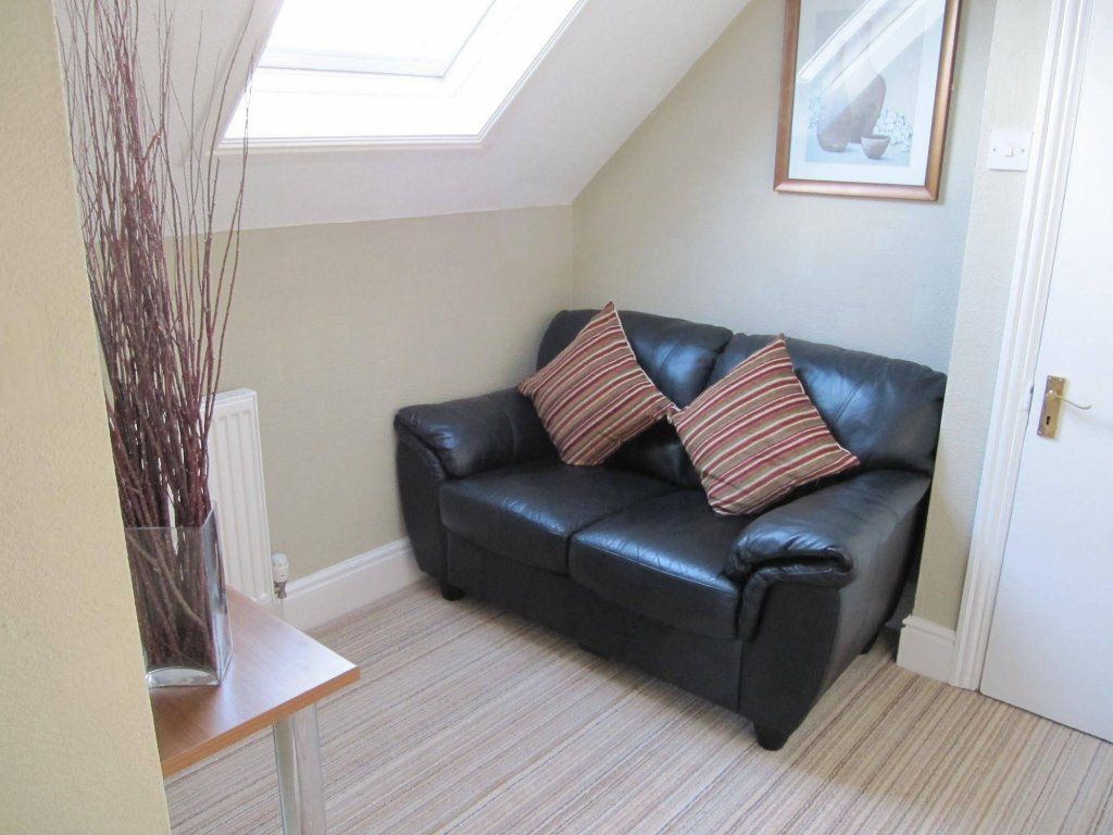 Фото Brigstock House