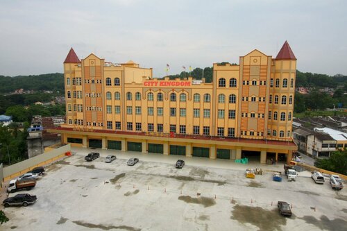 Гостиница Fame Hotel в Серембане