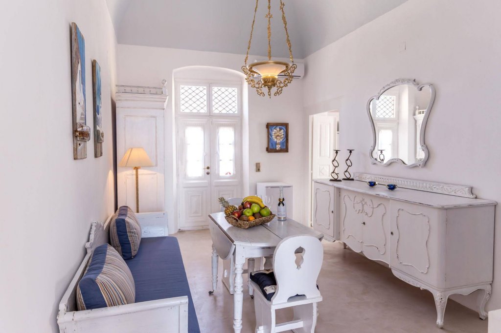 Фото Poseidon Mansion