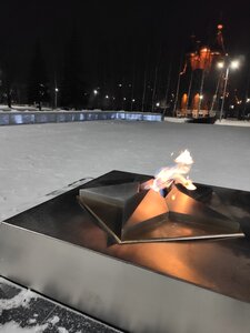 Вечный огонь (Kirovo-Chepetsk) ، نصب تذكاري للحرب، مقبرة جماعية