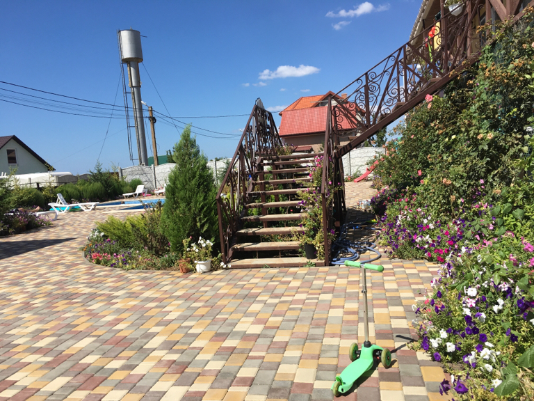 Фото У сестер