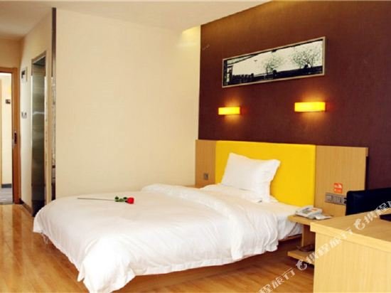 Фото 7 Days Premium Xian Taibai Road Northwest University Branch