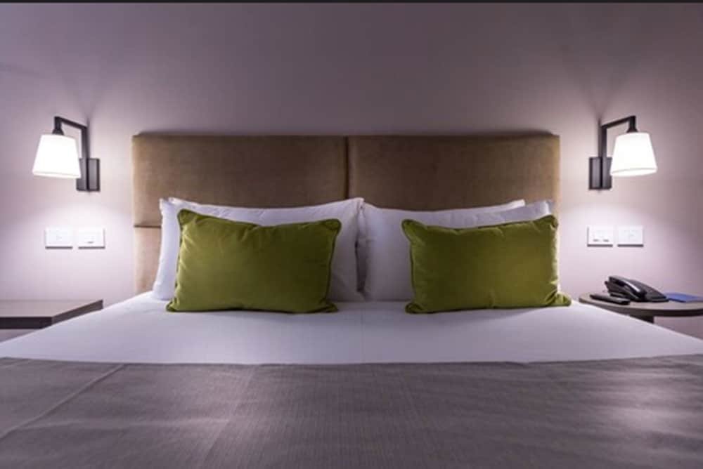 Фото Howard Johnson Plaza Buenos Aires