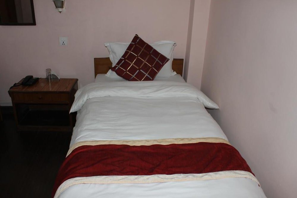 Фото Festoon Hotel