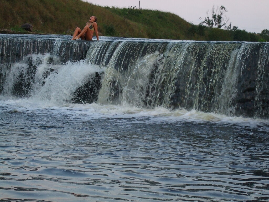 Тосненский водопад на машине