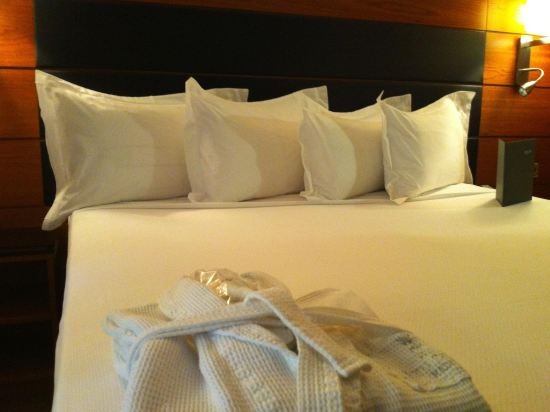 Фото AC Hotel Carlton Madrid