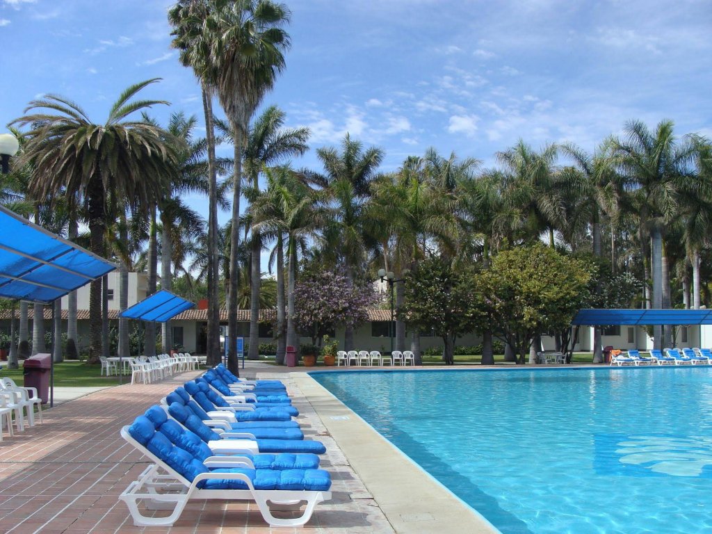 Фото Hotel Balneario Parque Acuático La Caldera