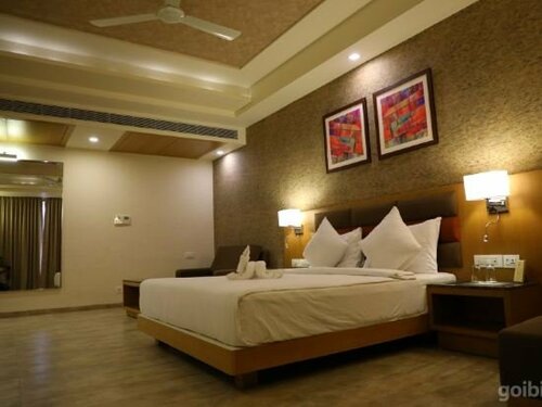 Гостиница Neel's City Resort в Гуджарате