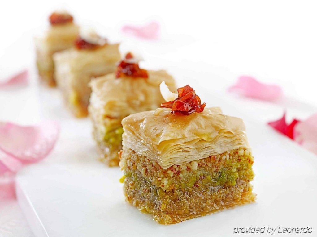 Фото Radisson Blu Hotel & Suites GRT Chennai