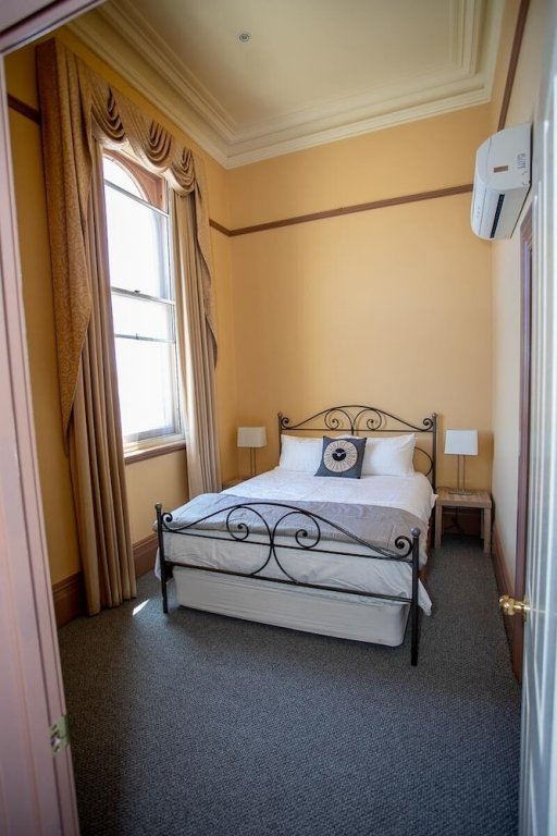 Фото Clocktower Suites