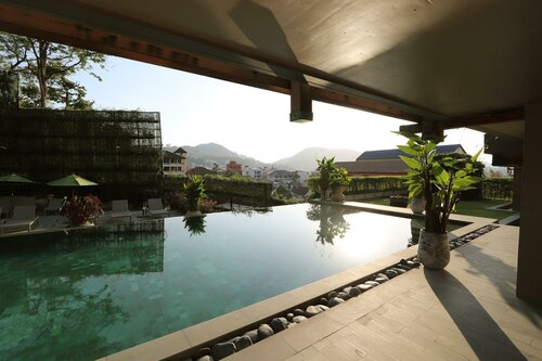 Внешний вид отеля Dinso Resort & Villas Phuket в Патонге, фото 2