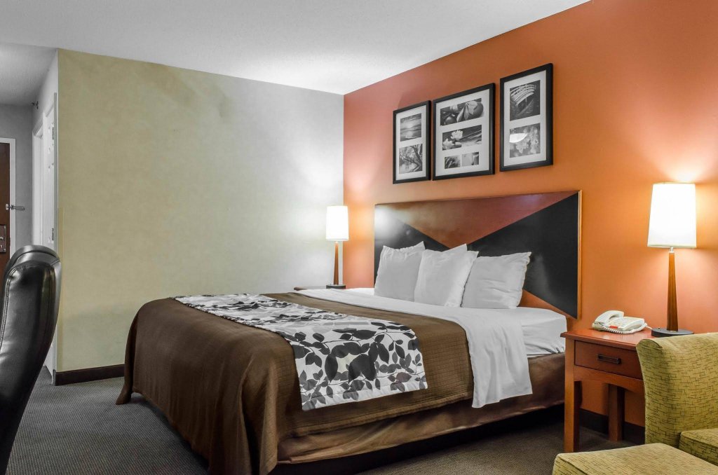 Фото Sleep Inn & Suites