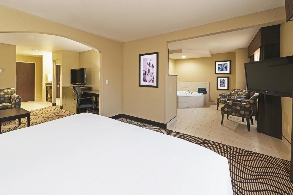 Фото La Quinta Inn & Suites by Wyndham Meridian Boise West