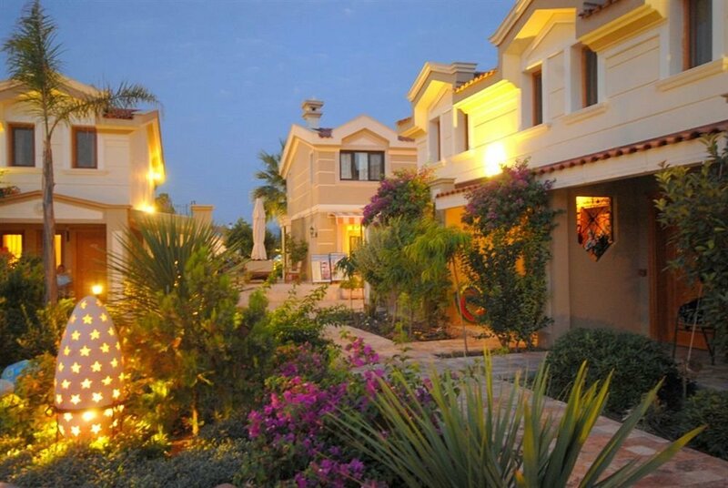 Гостиница Dalyan Resort в Дальяне