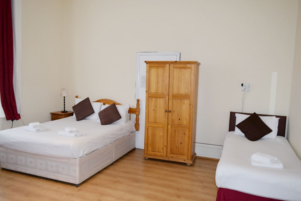 Фото The Black Lion