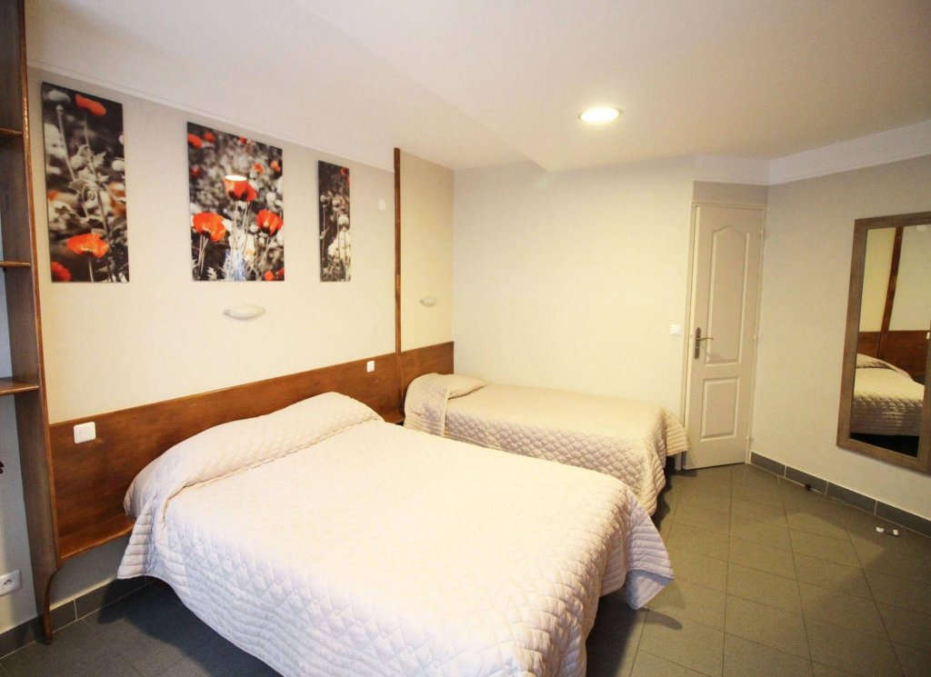 Фото Hôtel des Pyrénées