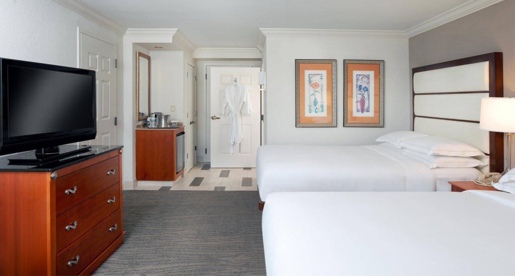 Фото Hilton Naples