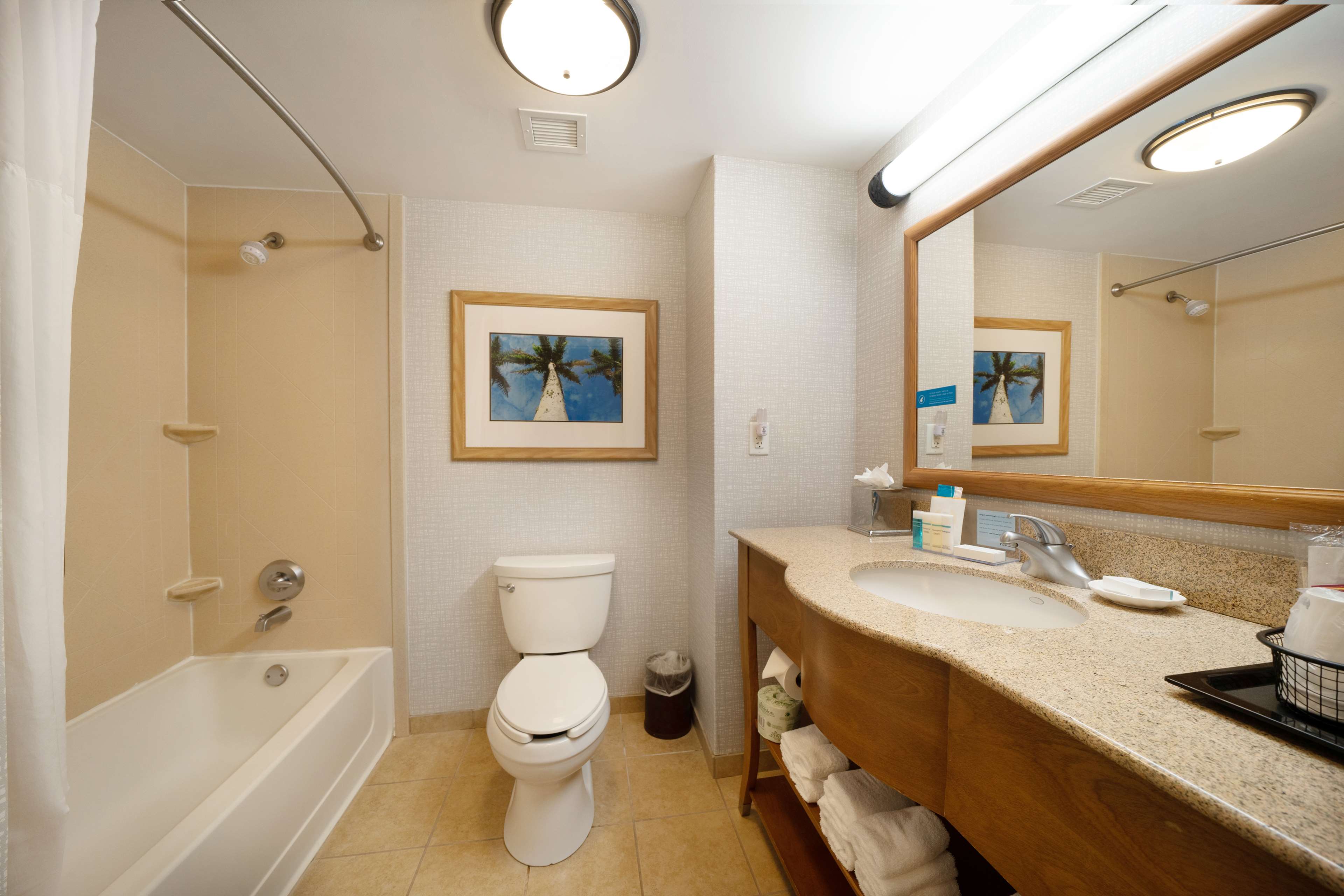 Фото Hampton Inn And Suites Madera