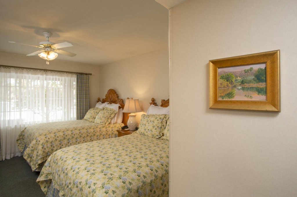 Фото Franciscan Inn & Suites