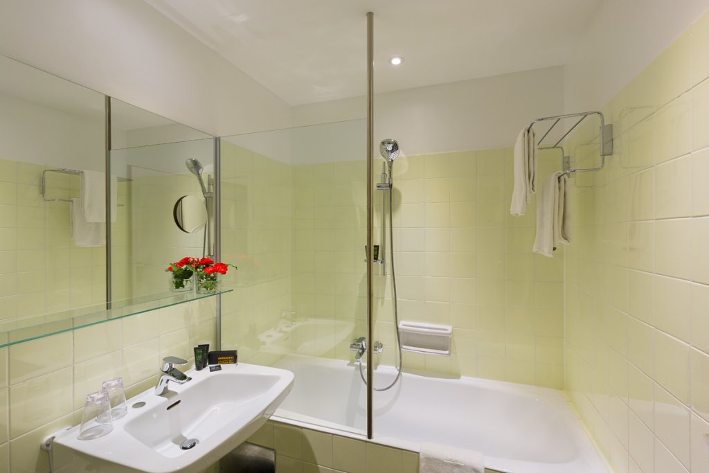 Фото At the Park Hotel