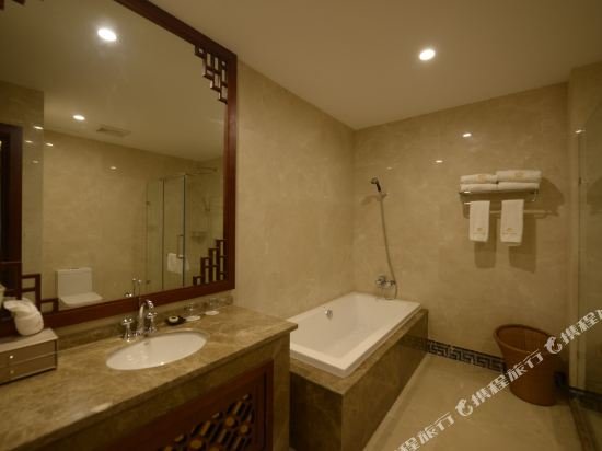 Фото Chongqing Gongzhou Jinke Hotel