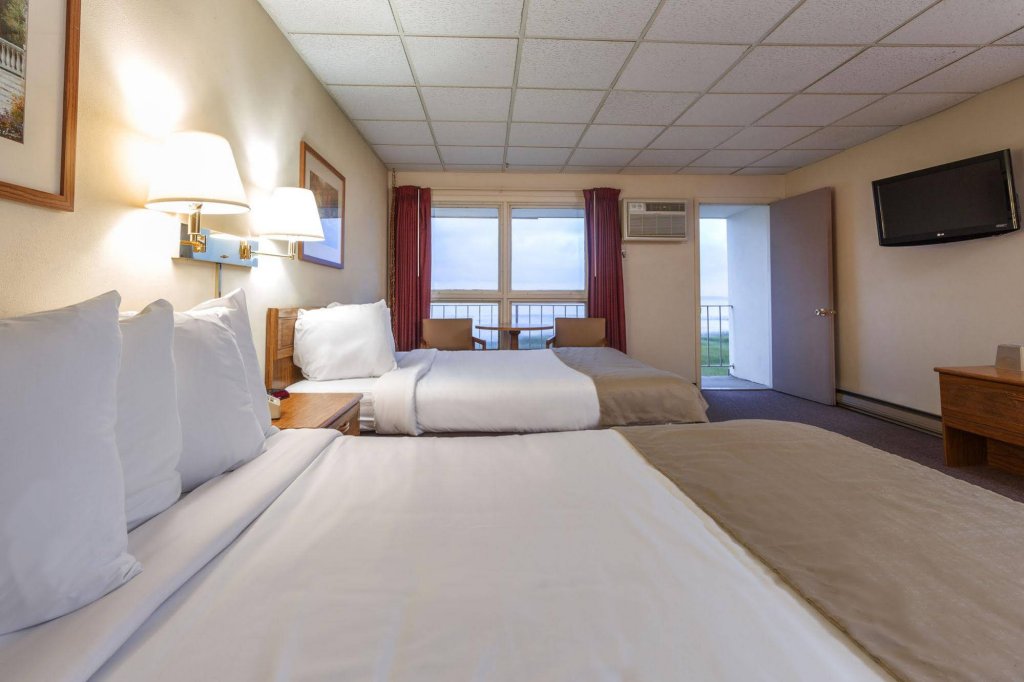 Фото Terrace Bay Hotel