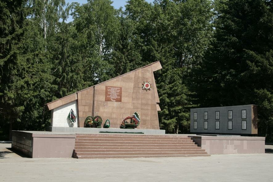 Monumento, memorial Воинам, умершим от ран в эвакогоспиталях Новосибирска в период Великой Отечественной войны, , foto