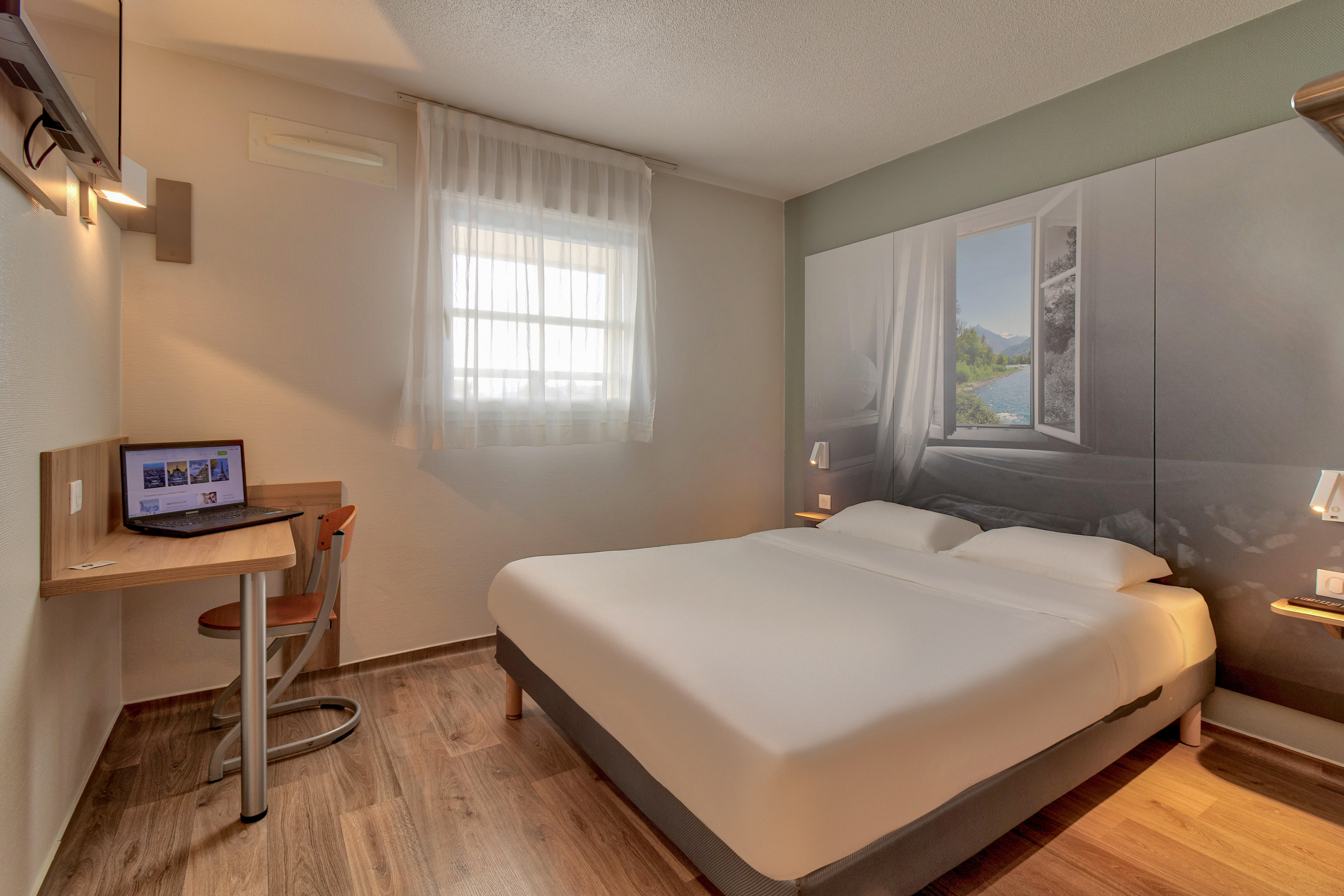 Фото B&b Hotel Pau Lescar