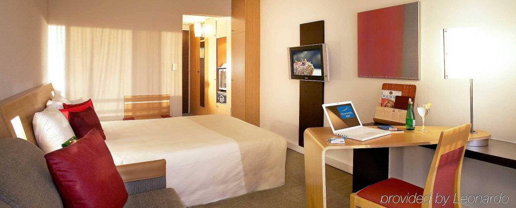 Фото Novotel Athenes