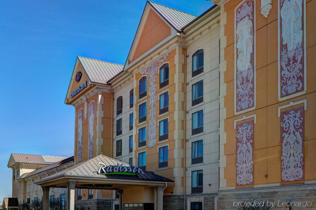 Фото Radisson Toronto Airport West